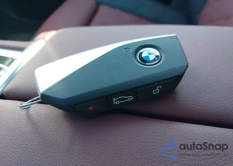 2026 BMW X6 xDrive40I z USA, uszkodzony, nr VIN 5UX33EX01T9303813